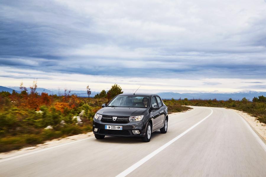  Dacia Logan 2016 года  (фото 13 из 19)
